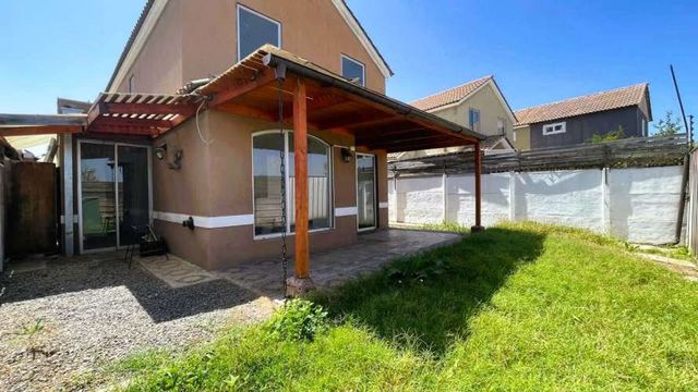 AMPLIA CASA EN CONDOMINIO SEGURO