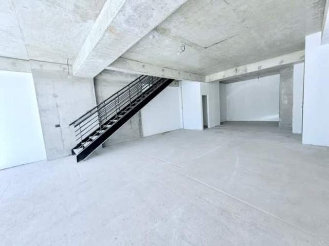 ARRIENDO LOCAL COMERCIAL 104 MT2 AV. EDMUNDO ELUCH