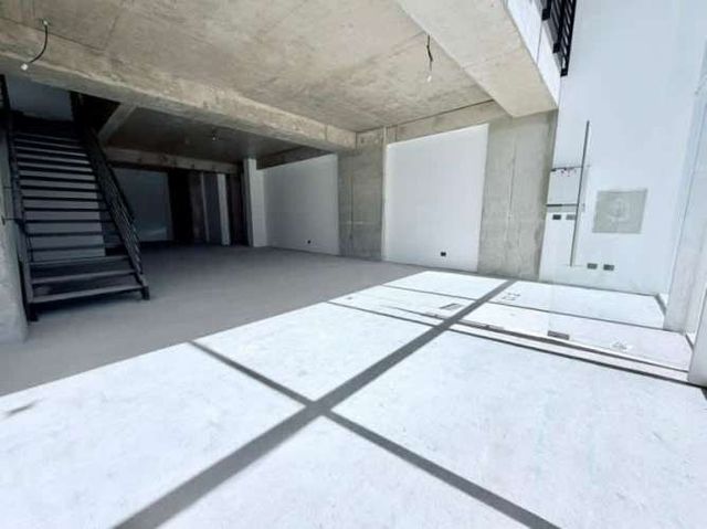 ARRIENDO LOCAL COMERCIAL 104 MT2 AV. EDMUNDO ELUCH