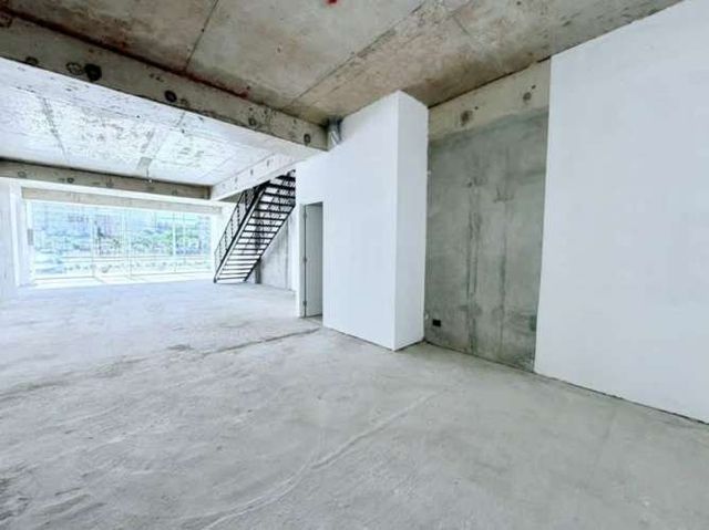 ARRIENDO LOCAL COMERCIAL 104 MT2 AV. EDMUNDO ELUCH