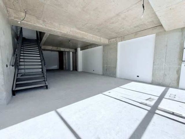 ARRIENDO LOCAL COMERCIAL 104 MT2 AV. EDMUNDO ELUCH