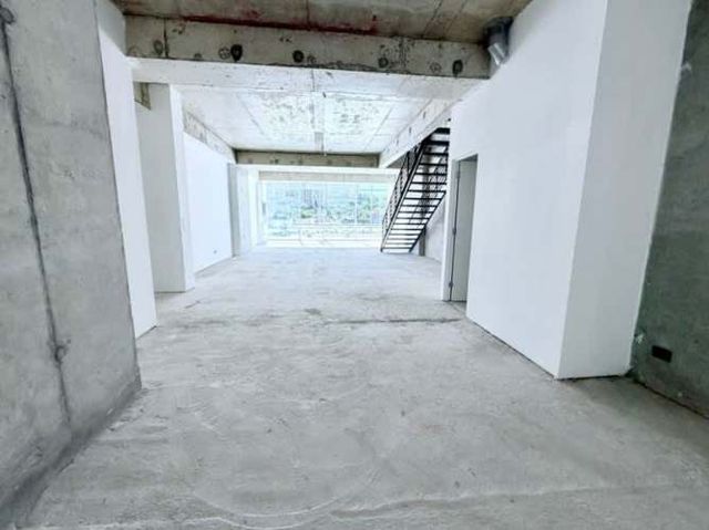 ARRIENDO LOCAL COMERCIAL 104 MT2 AV. EDMUNDO ELUCH