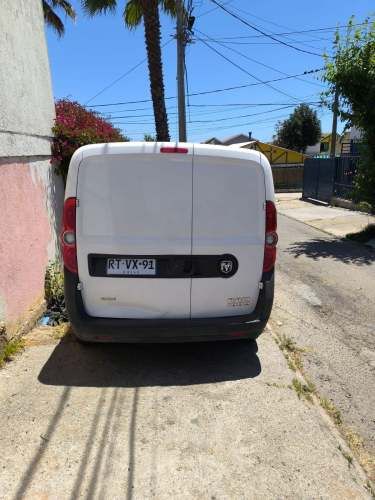 FURGON RAM VAN CARGO 1000