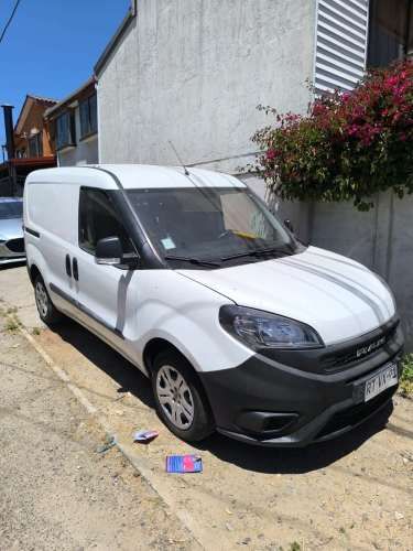 FURGON RAM VAN CARGO 1000