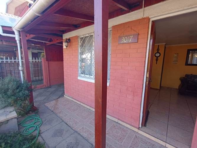 Se vende casa en micro barrio en villa las torres Puente alto