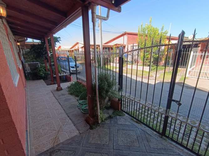 Se vende casa en micro barrio en villa las torres Puente alto