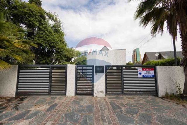 Casa venta en vitacura, a pasos de clínica alemana