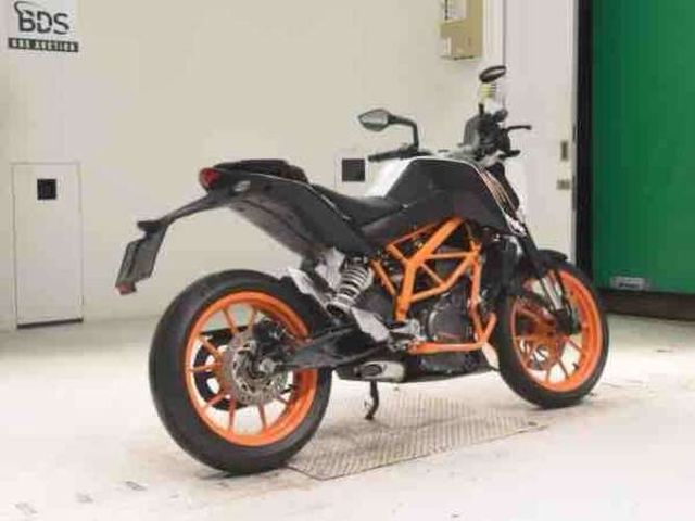 KTM-DUKE 390