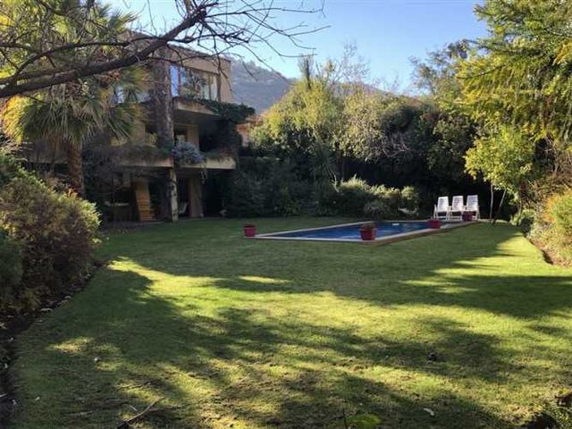 CASA Avda. Quinchamalí / Las condes