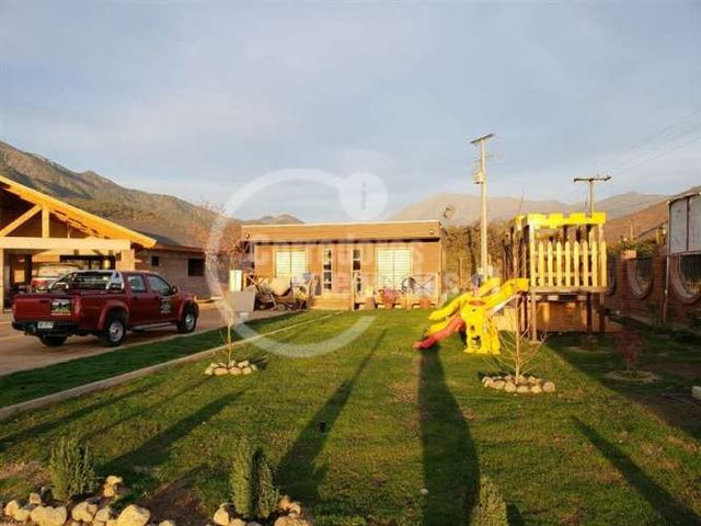 CASA FUndo LOs Coroneles / Sector Pelumpen/ / Ruta 10 G Cuesta La Dormida