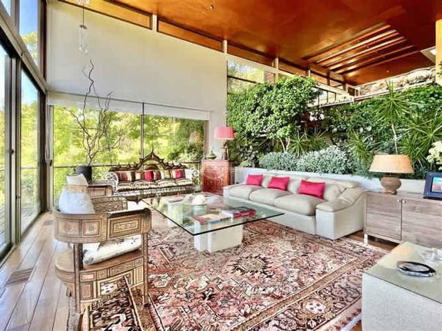 CASA Via Roja / Via Naranja