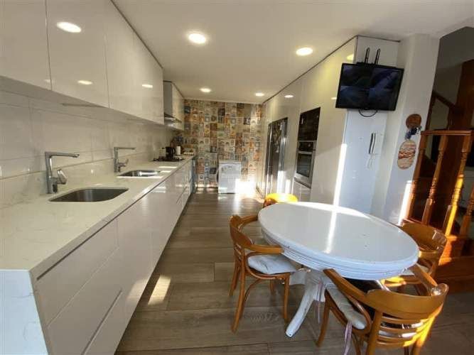 CASA Las dalias/ Av. Goycolea