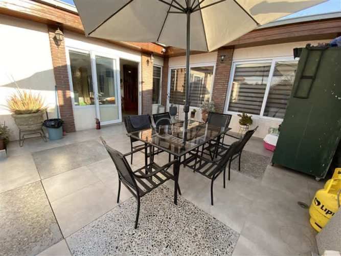 CASA Las dalias/ Av. Goycolea