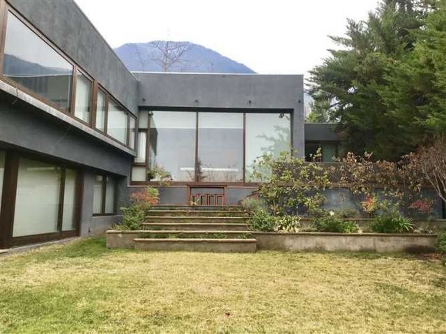 CASA SANTA MARIA DE MANQUEHUE