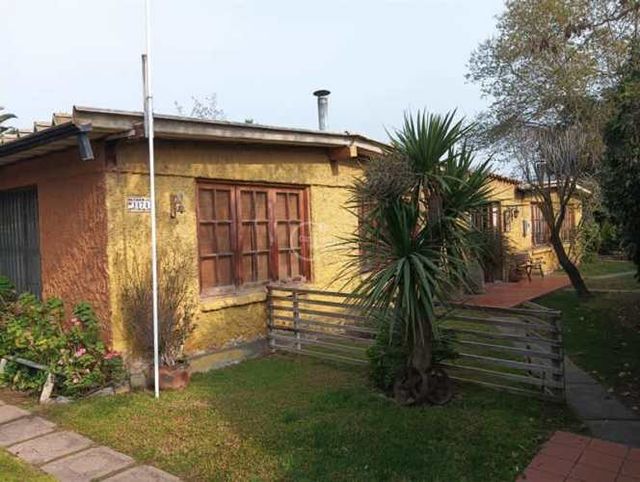 CASA Frente a camino Jaime Guzmán