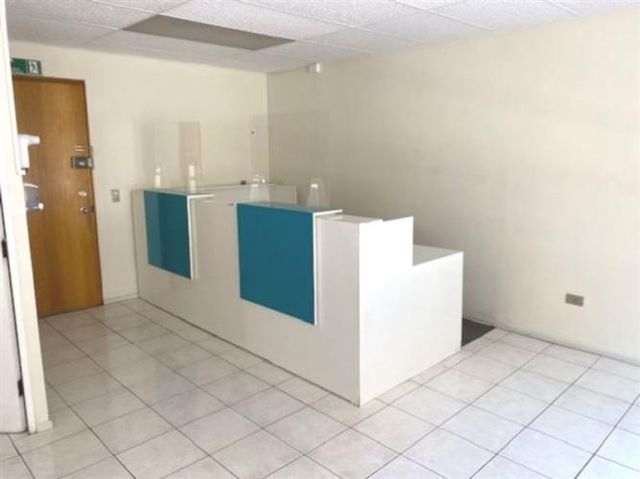 OFICINA Napoleon / Metro El Golf