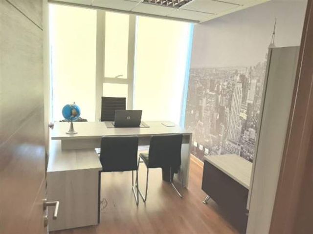 OFICINA Av: Kennedy / Gerónimo de Alderete