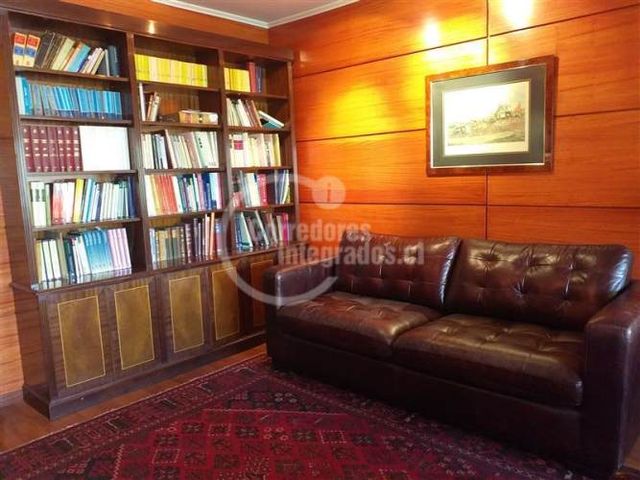 OFICINA PROVIDENCIA / LYON / SUECIA.- M.L.A