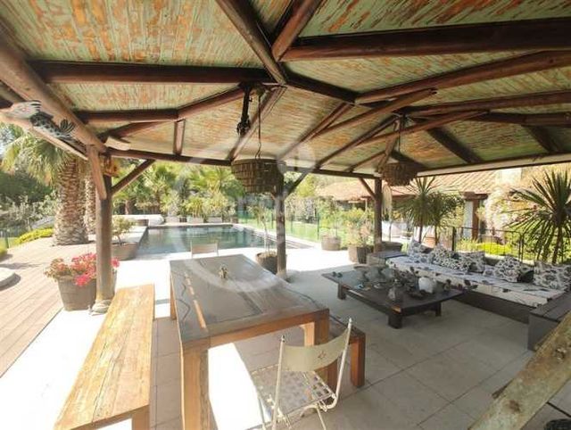 CASA Los Algarrobos / Chicureo