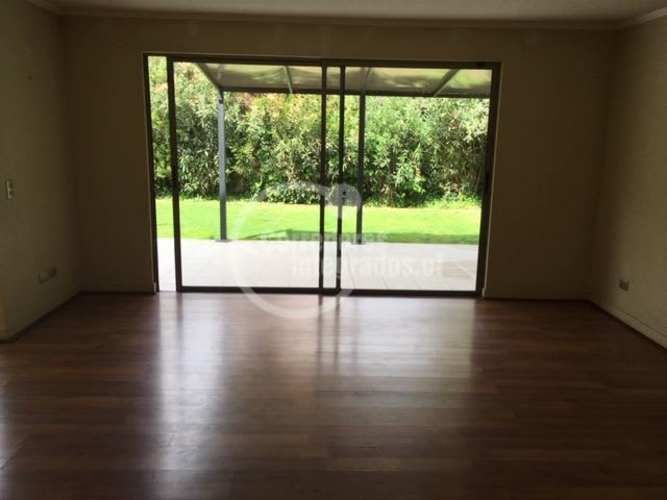 CASA SAN CARLOS DE APOQUINDO / U. DE LOS ANDES