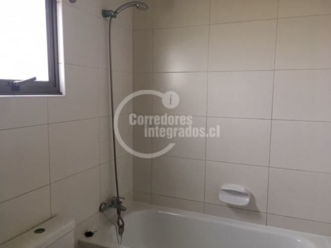 CASA SAN CARLOS DE APOQUINDO / U. DE LOS ANDES