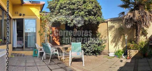 CASA Rodrigo de Araya / Pedro de Valdivia