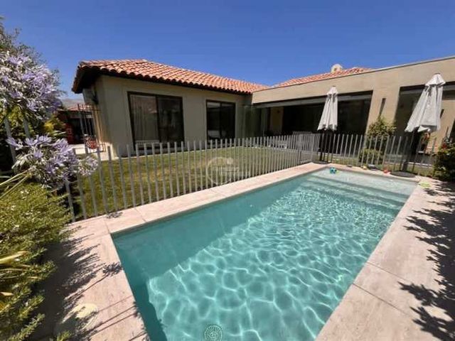 CASA Condominio Los Robles / Piedra Roja