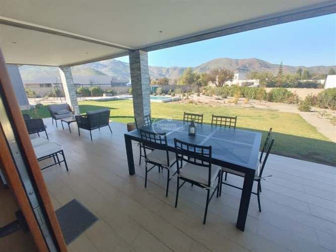 CASA Las Brisas de Chicureo