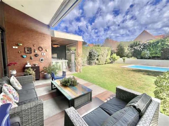 CASA Huinganal / Pie Andino