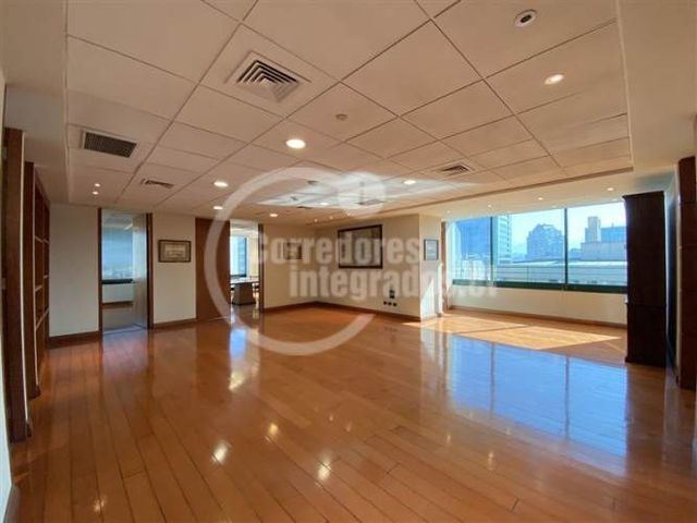 OFICINA Apoquindo / Alcantara