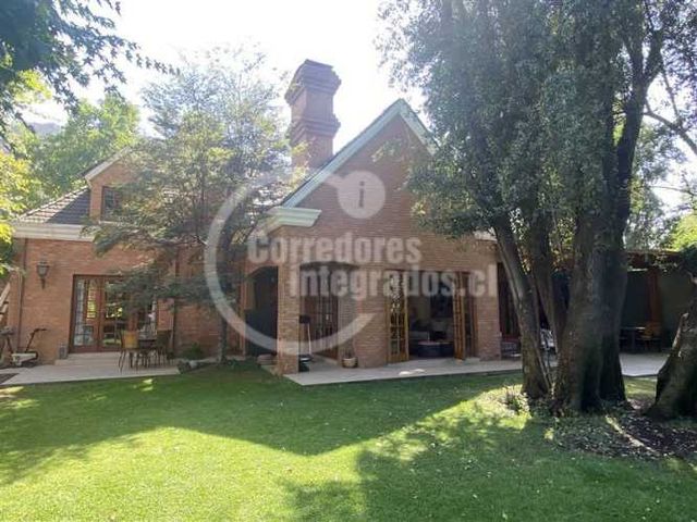 CASA Camino Rea l/ Colegio Everest