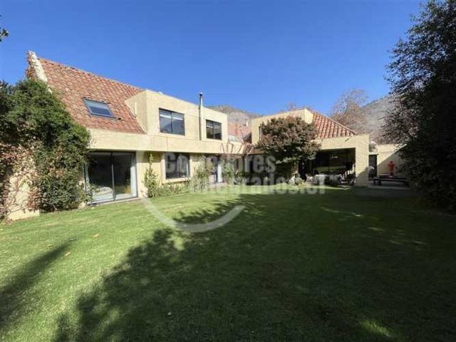 CASA LOS TRAPENSES - GOLF DE MANQUEHUE