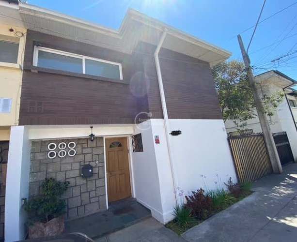 CASA Manquehue / Latadia