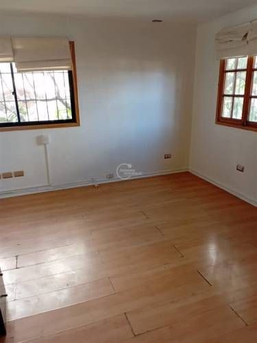 CASA Avda. Las Condes / Charles Hamilton