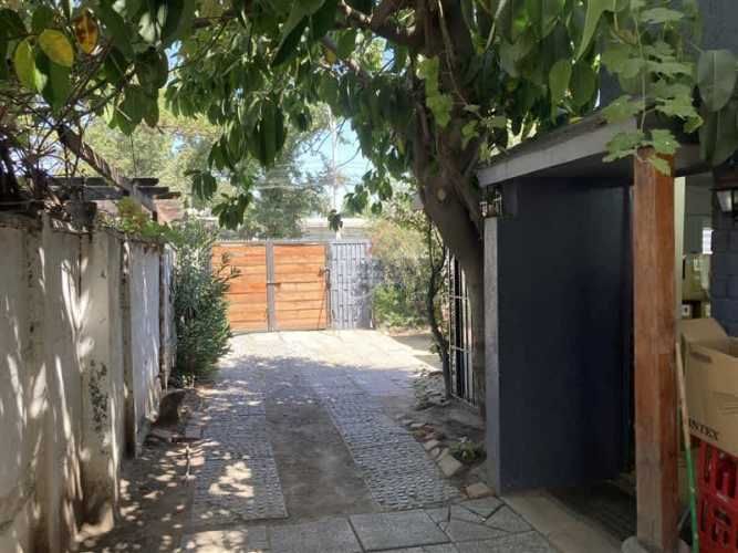 CASA Avda. Las Condes / Charles Hamilton