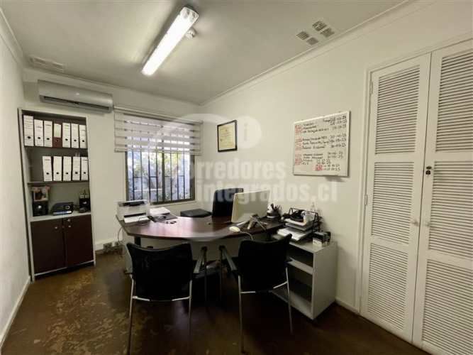 OFICINA Av. Macúl / Quilín