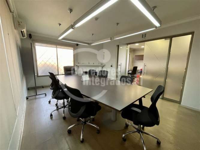 OFICINA Av. Macúl / Quilín