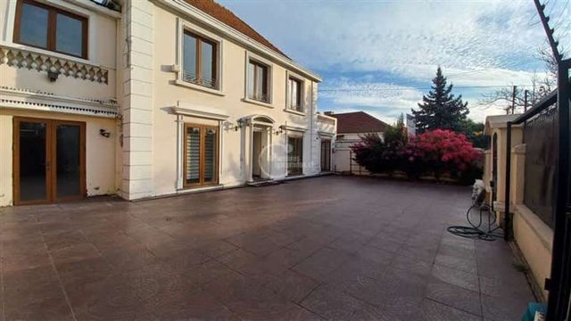 CASA P. DE VALDIVIA / CASTILLO VELASCO / GRECIA MLA