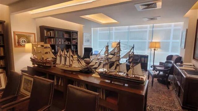 OFICINA Avenida La DEHESA CENTRAL, 4 estacionamientos, 5 bodegas