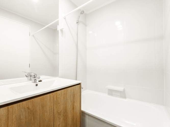 Lia Aguirre [2731-1]