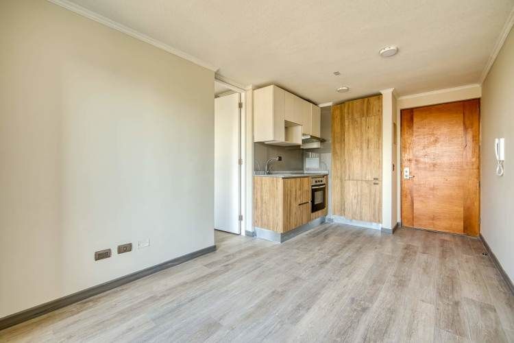 Lia Aguirre [2731-1]