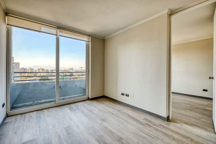 Lia Aguirre [2731-1]