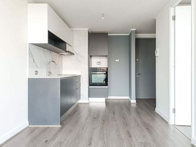 Av. María Rozas Velá (1 Est /1 Bod) [2744-1]