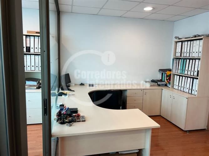 OFICINA Av Andres Bello con Manuel Montt