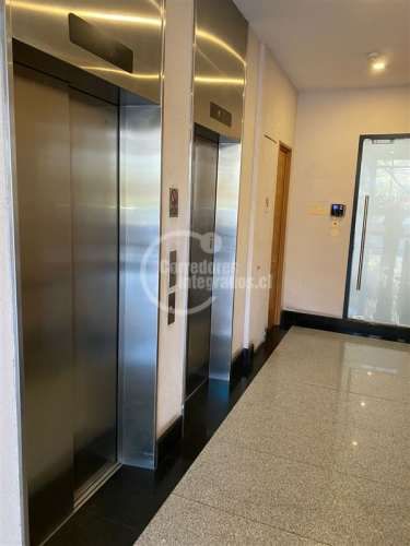 OFICINA Av Andres Bello con Manuel Montt