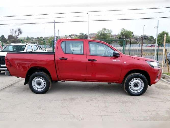 TOYOTA HILUX 2023