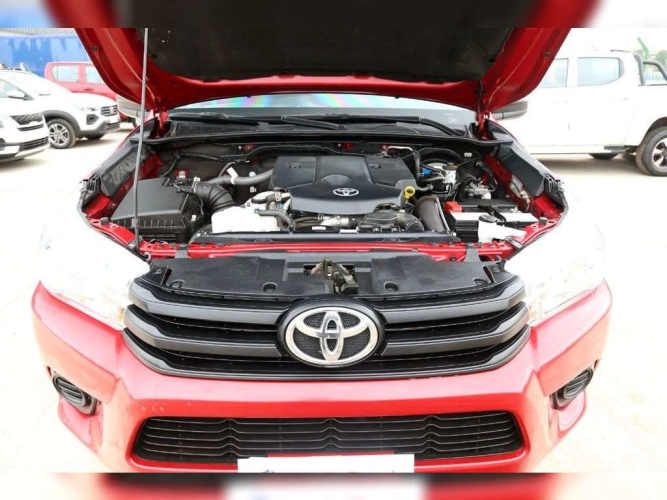 TOYOTA HILUX 2023