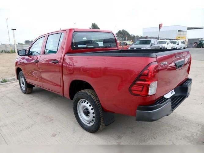 TOYOTA HILUX 2023
