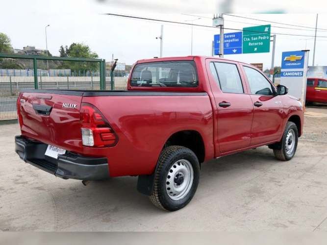 TOYOTA HILUX 2023