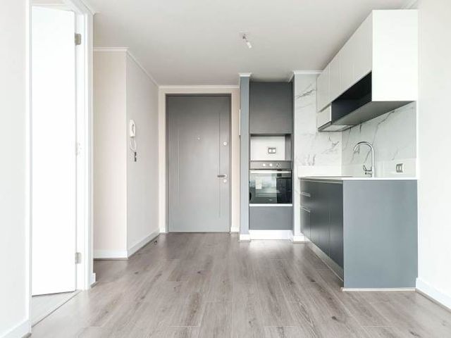 Av. María Rozas Velá (1 Est /1 Bod) [2744-1]